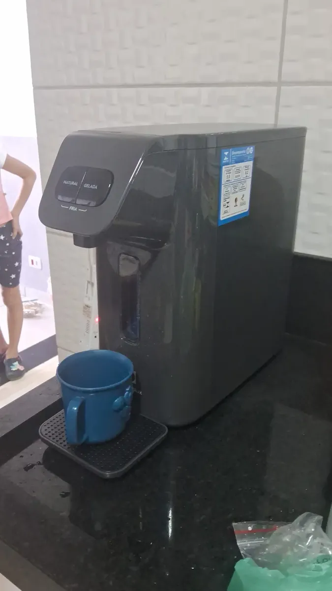 Água direto na caneca — Electrolux PE15X
