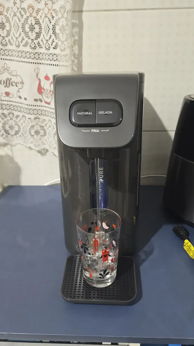 Água direto no copo — Electrolux PE15X